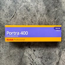 Load image into Gallery viewer, Kodak Portra 400 135-36 35mm