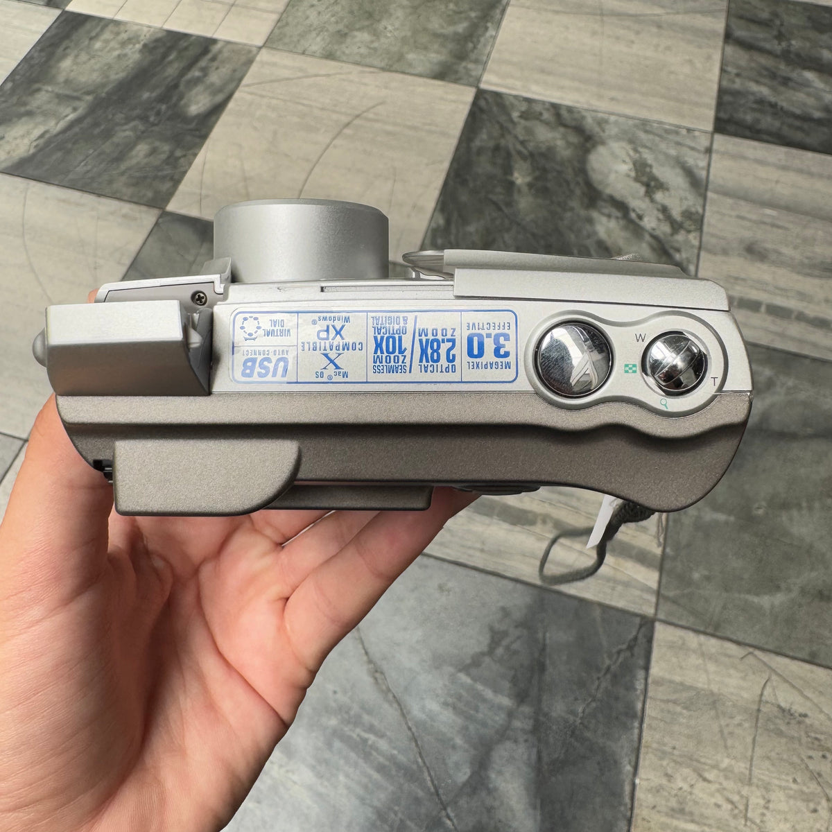動作品 コンデジ レトロ CCD Y2K OLYMPUS C-300 ZOOM コンパクトデジタルカメラ：CAMEDIA（キャメディア）C-300ZOOM