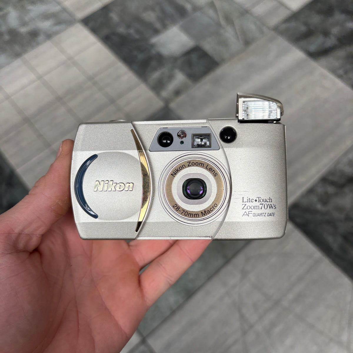 【完動品】Nikon Lite Touch Zoom 70Ws QD 動作確認済 完動品】 NIKON Lite Touch ZOOM フィルムカメラ動作確認済