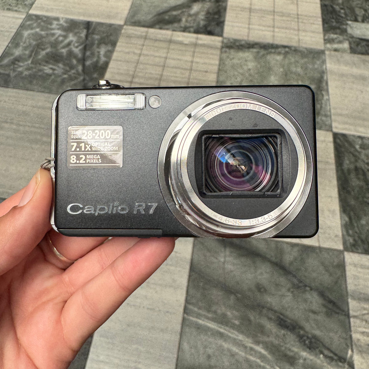 Ricoh Caplio R7 – Junktion NZ