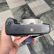 Load image into Gallery viewer, Canon EOS 300 Body