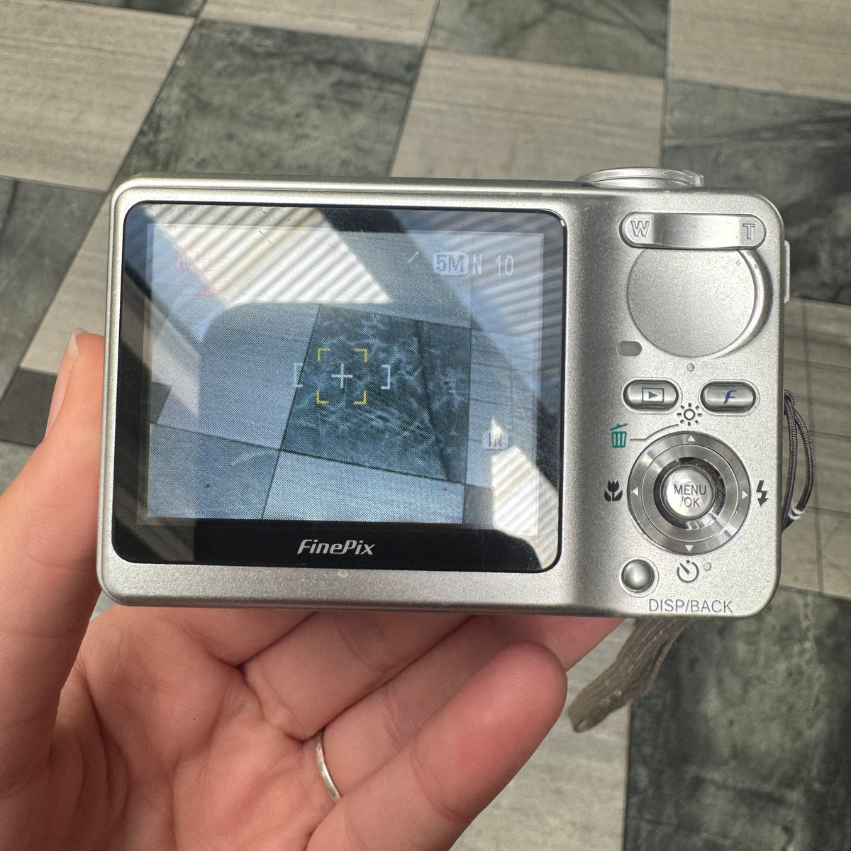 Fujifilm FinePix F460 – Junktion NZ