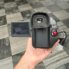 Load image into Gallery viewer, JVC GR-DVL300EA Mini-DV Camcorder