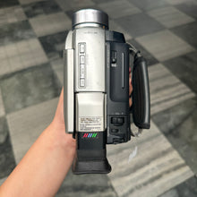 Load image into Gallery viewer, JVC GR-DVL300EA Mini-DV Camcorder