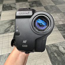 Load image into Gallery viewer, Sony CCD-TR380E Video 8 Handycam