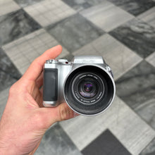 Load image into Gallery viewer, Fujifilm FinePix S3000