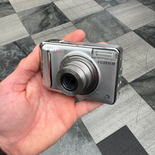 Load image into Gallery viewer, Fujifilm finepix A700
