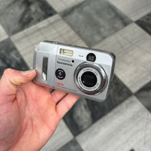 Load image into Gallery viewer, Olympus Camedia C-500 Zoom