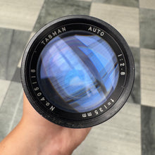 Load image into Gallery viewer, Tasman Auto 135mm f/2.8 Lens