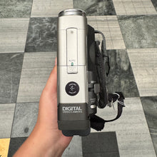 Load image into Gallery viewer, Panasonic NV-DS35 Camcorder