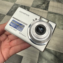 Load image into Gallery viewer, Olympus FE-190