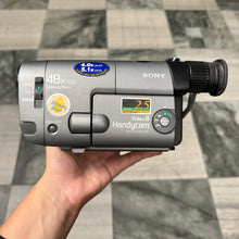 Load image into Gallery viewer, Sony CCD-TRV21E PAL Handycam