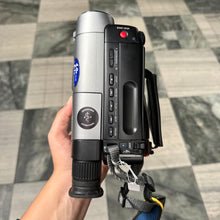 Load image into Gallery viewer, Sony CCD-TRV21E PAL Handycam