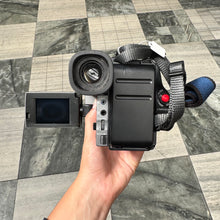 Load image into Gallery viewer, Sony CCD-TRV21E PAL Handycam
