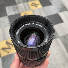 Load image into Gallery viewer, Canon Zoom FD 35-70mm f/3.5-4.5 lens