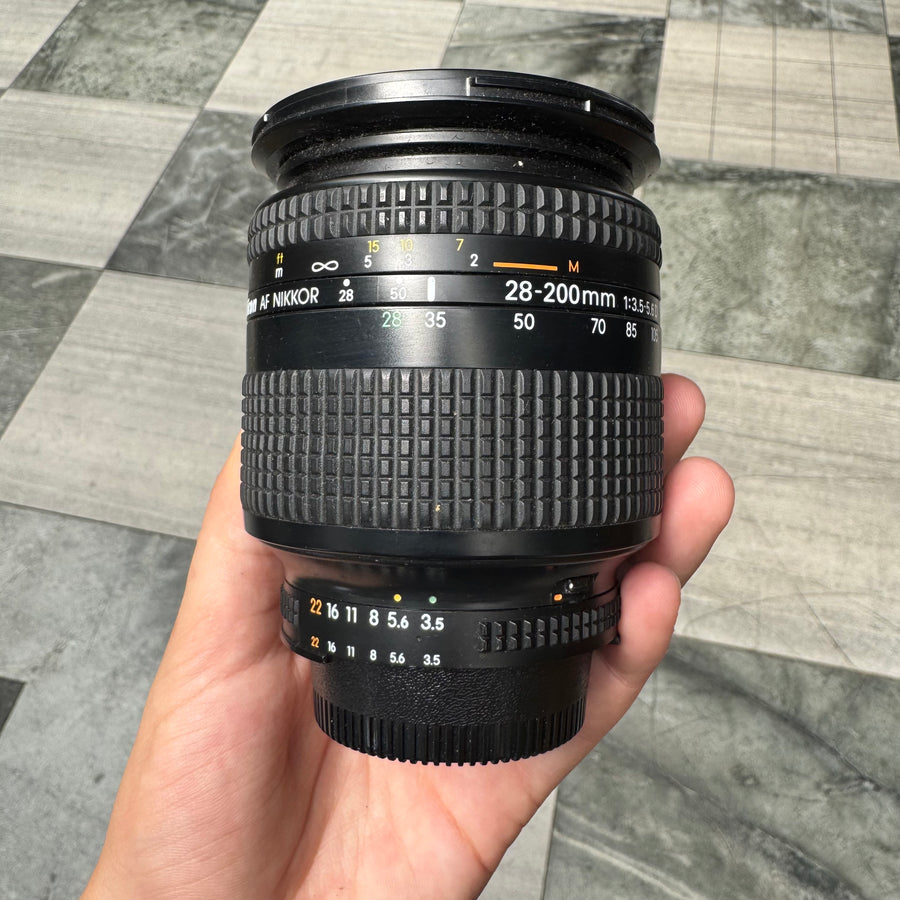 Nikon AF Nikkor 28-200mm f/3.5-5.6 D Lens