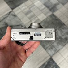 Load image into Gallery viewer, Minolta Riva Zoom 115