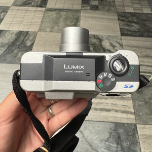 Panasonic Lumix DMC-LC20