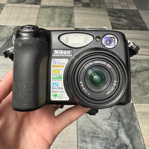 Nikon Coolpix 5400