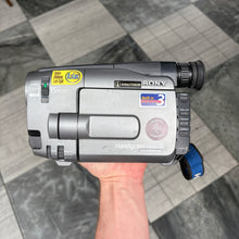 Load image into Gallery viewer, Sony CCD-TRV31E