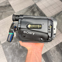 Load image into Gallery viewer, Sony CCD-TRV31E