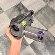 Load image into Gallery viewer, Sony CCD-TRV31E