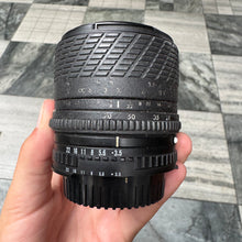 Load image into Gallery viewer, Sigma UC Zoom 28-70mm f/3.5-4.5 Lens