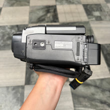 Load image into Gallery viewer, Sony CCD-TRV24E Handycam Vision