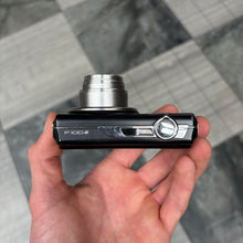 Load image into Gallery viewer, Fujifilm FinePix F100fd