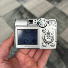 Load image into Gallery viewer, Nikon Coolpix 5600