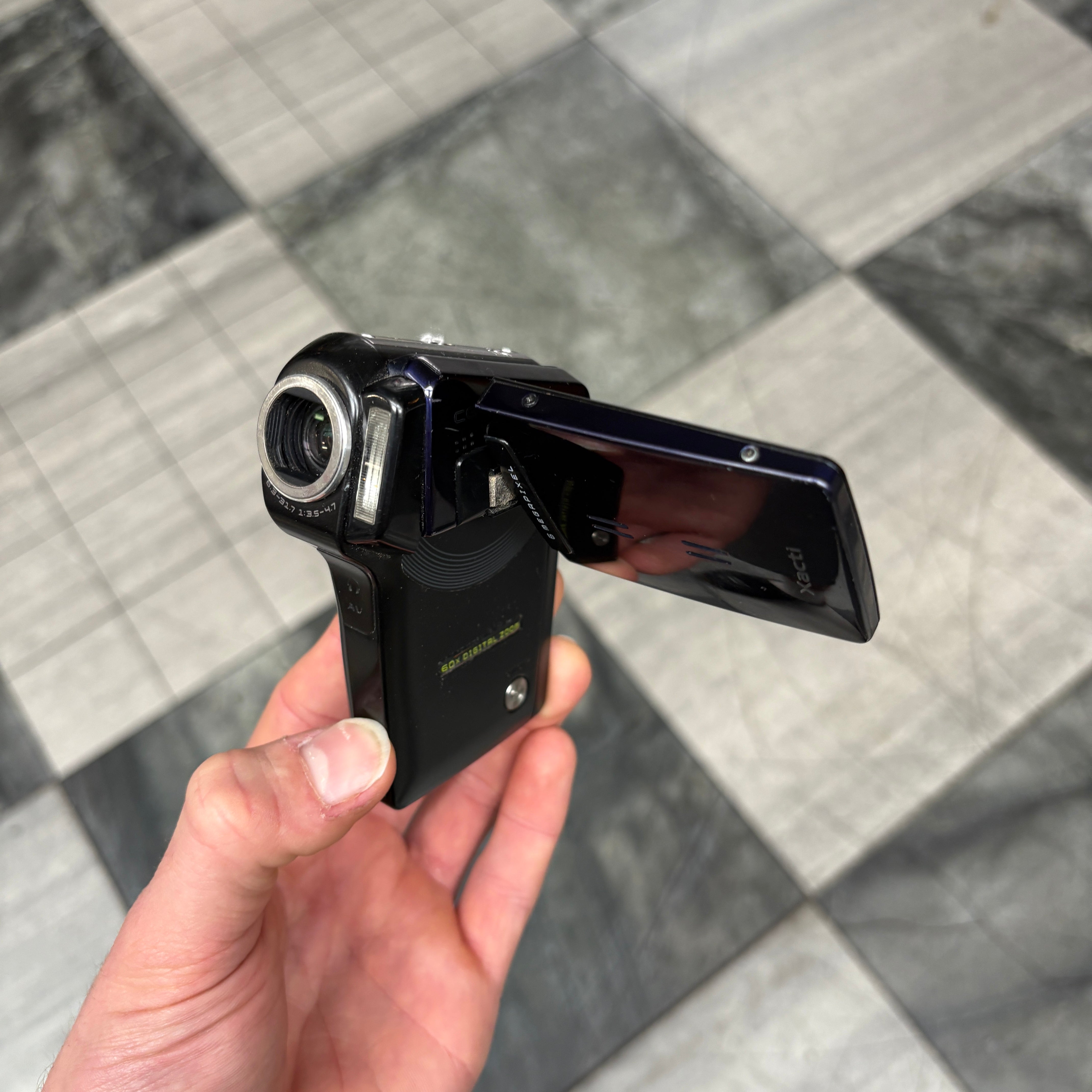 SANYO Xacti VPC-CG6EX デジタルビデオカメラ Sanyo Xacti VPC-CG6EX – Junktion NZ