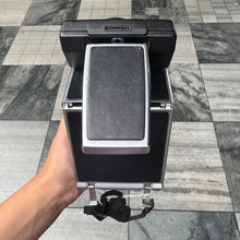 Load image into Gallery viewer, Polaroid SX-70 Land Camera Sonar OneStep