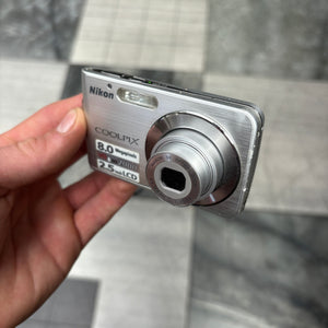 Nikon Coolpix S210