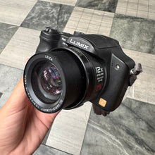 Load image into Gallery viewer, Panasonic Lumix DMC-FZ7