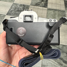 Load image into Gallery viewer, Canon EOS 300 Body
