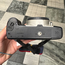 Load image into Gallery viewer, Canon EOS 300 Body