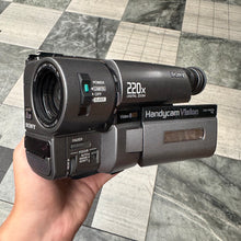 Load image into Gallery viewer, Sony Handycam Vision CCD-TRV23E