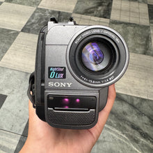 Load image into Gallery viewer, Sony Handycam Vision CCD-TRV23E