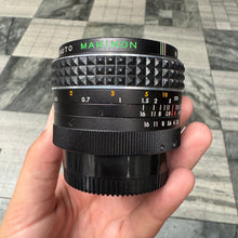 Load image into Gallery viewer, Auto Makinon 28mm f/2.8 Lens