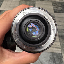 Load image into Gallery viewer, Auto Makinon 28mm f/2.8 Lens