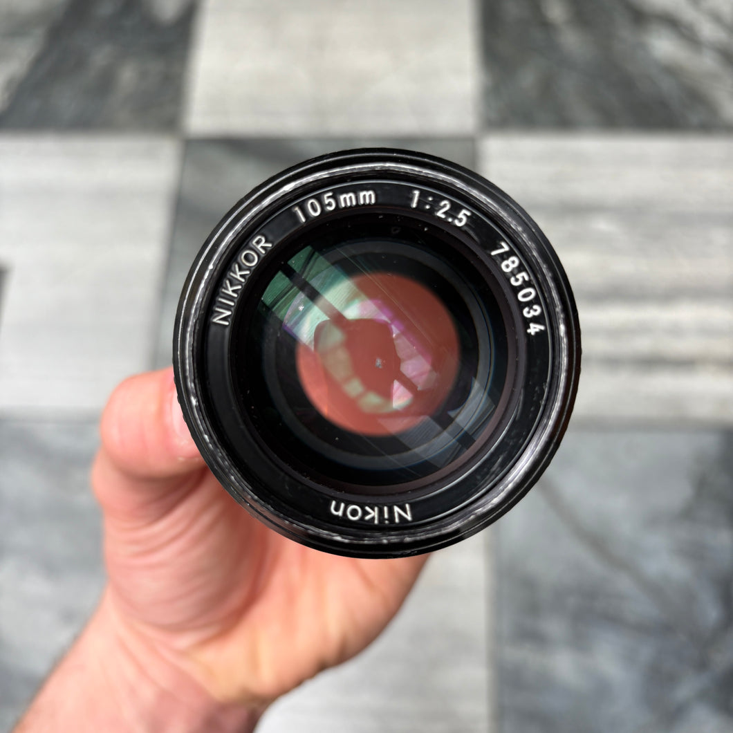 Nikkor 105mm f/2.5 Lens