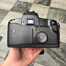 Load image into Gallery viewer, Canon EOS 100