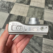 Load image into Gallery viewer, Olympus FE-270