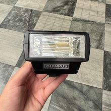 Load image into Gallery viewer, Olympus Electronic T32 Flash