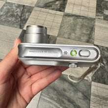 Load image into Gallery viewer, Sony Cybershot DSC-P200
