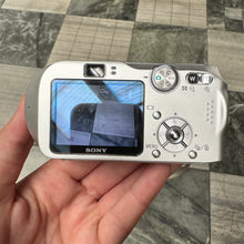 Load image into Gallery viewer, Sony Cybershot DSC-P200