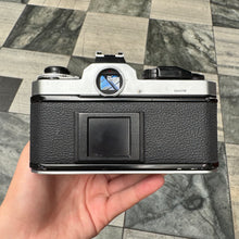 Load image into Gallery viewer, Nikon FE2