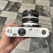 Load image into Gallery viewer, Nikon FE2