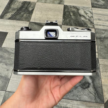 Load image into Gallery viewer, Asahi Pentax Spotmatic SP F