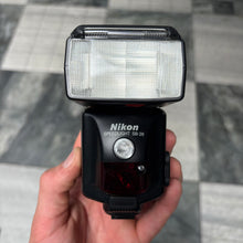 Load image into Gallery viewer, Nikon Speedlight SB-28 Speedlight